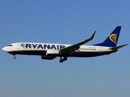  Aircraft on An Aircraft Of The Low Cost Irish Airline Ryanair Went Off The Runway